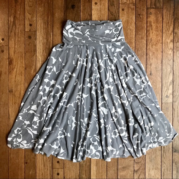 J. Crew Factory Dresses & Skirts - J. Crew Gray & White Floral Rolled Midi Skirt *C20